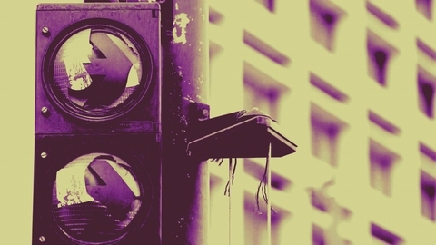 إشارة مرور معطّلة في بيروت (تصوير: مروان طحطح)