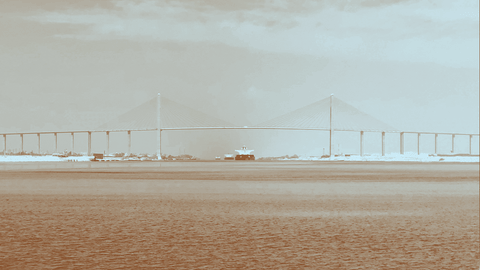 كيف تهدّد الحرب الحالية اقتصاد قناة السويس؟