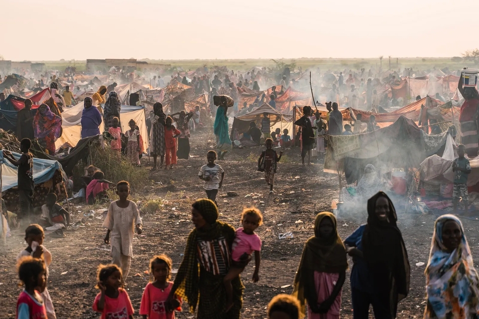 لاجئون سودانيون يعبرون الحدود مع جنوب السودان، نوفمبر 2023. تصوير علاء خير.