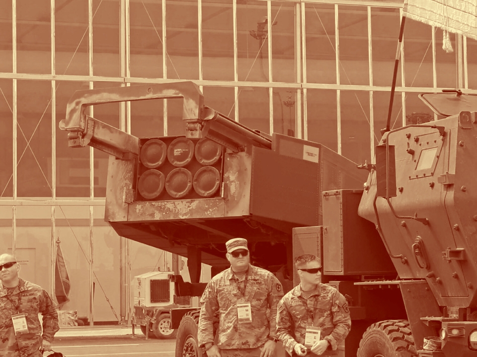 تجار الأسلحة