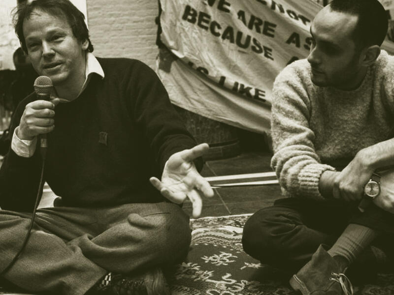 ديفيد غرايبر في خلال أحد نشاطات حركة "احتلوا وول ستريت"