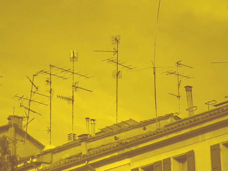 كيف تخلق شركة وهمية من العدم للفوز بعقود وزارة الاتصالات؟