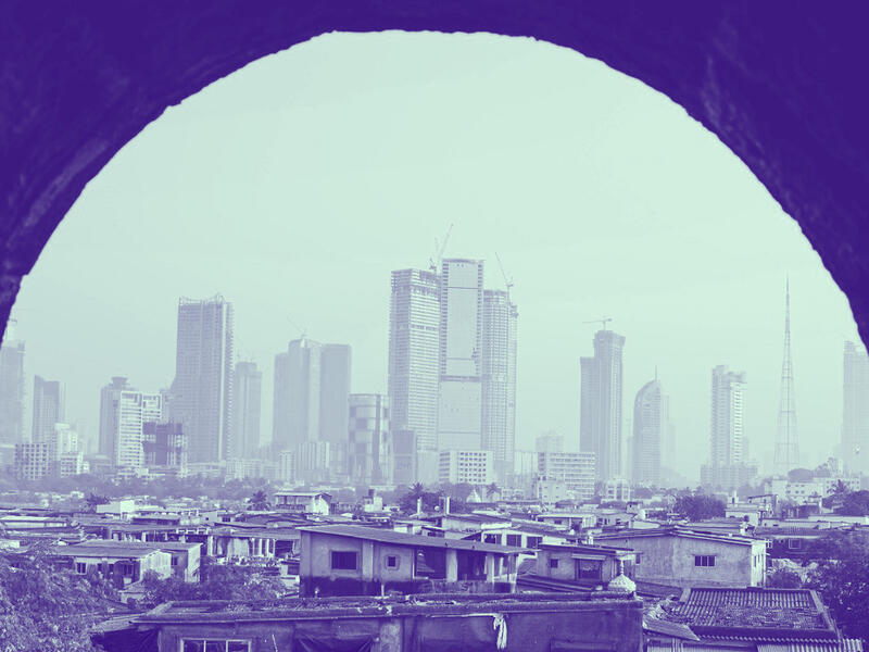 فخّ «الدخل المتوسّط» أم فخّ الربحية؟